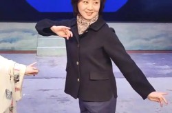 59岁李胜素给学生亲自示范动作穿着老气横秋但脸圆润很有国泰民安相！2025/6/10李胜素京剧霸王别姬唱段看大王
